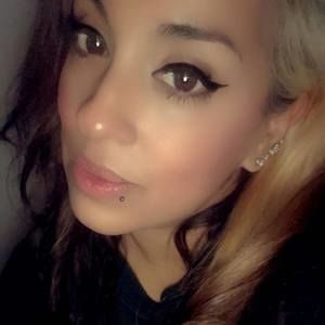 Meet your Posher, Simona